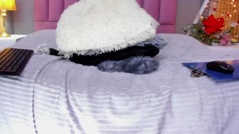 Cumming Loving online show from 12-18-24, 10:02