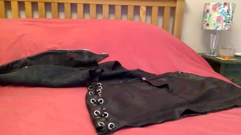 cumonherguys online show from 10-21-25, 12:50