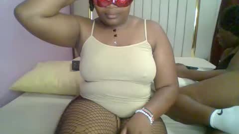 Snapshot of cumslut20458 chatting on 11-25-25, 02:44 petitee online show from 11-25-25, 02:44