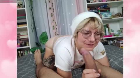 Snapshot of cumslutpawg chatting on 10-19-25, 03:34 cumslutpawg online show from 10-19-25, 03:34