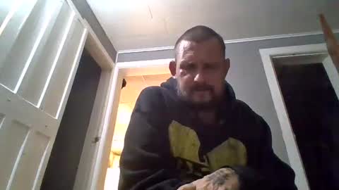 Snapshot of cuntreeboy68 chatting on 01-06-25, 06:03 Bash online show from 01-06-25, 06:03