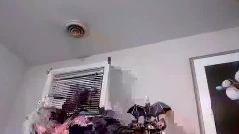 Snapshot of cuntreeboy68 chatting on 10-29-25, 11:50 Bash online show from 10-29-25, 11:50