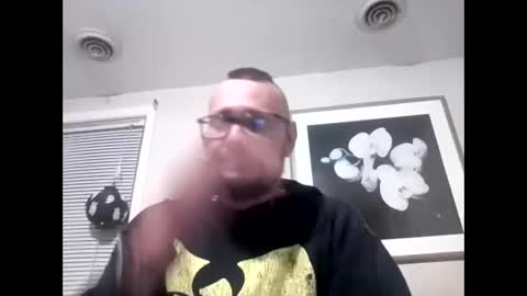 Snapshot of cuntreeboy68 chatting on 11-01-25, 03:30 Bash online show from 11-01-25, 03:30