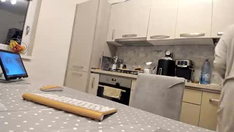 maria  alex online show from 10-19-25, 03:07