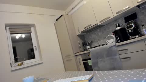 maria  alex online show from 12-21-25, 09:00