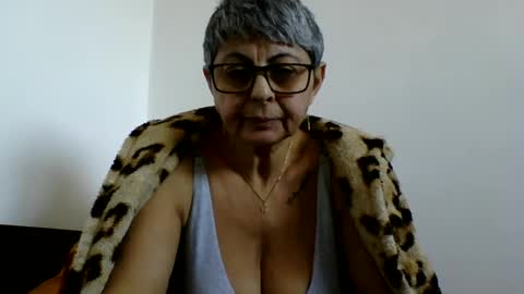 couple online show from 01-02-25, 11:41