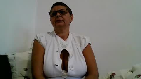 couple online show from 09-29-25, 03:28