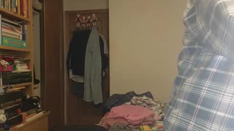 curiosillo1983 online show from 10-31-25, 04:08