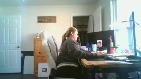 Snapshot of curiouscouple3143 chatting on 01-17-25, 06:54 curious couple online show from 01-17-25, 06:54