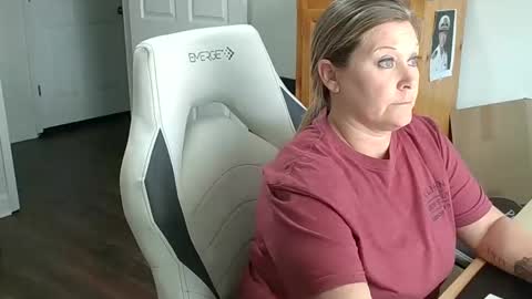 Snapshot of curiouscouple3143 chatting on 01-24-25, 06:56 curious couple online show from 01-24-25, 06:56