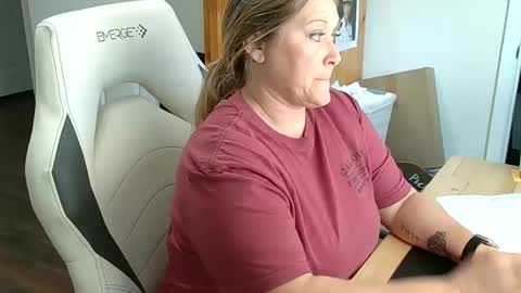 Snapshot of curiouscouple3143 chatting on 02-04-25, 04:29 curious couple online show from 02-04-25, 04:29