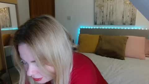 FREE Instagram dancingneighbour online show from 02-28-26, 11:39