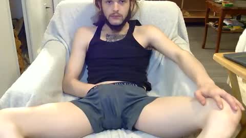 Snapshot of curiouss25 chatting on 11-25-25, 04:18 curiouss25 online show from 11-25-25, 04:18