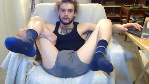 Snapshot of curiouss25 chatting on 12-16-25, 06:24 curiouss25 online show from 12-16-25, 06:24