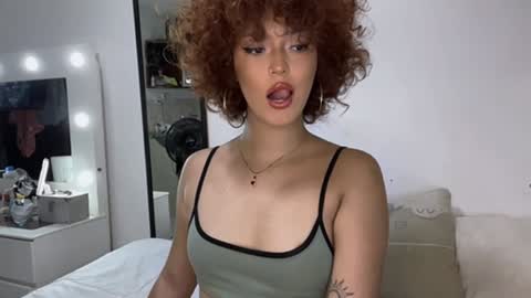 Snapshot of curls_emma chatting on 01-07-25, 03:24 Emma online show from 01-07-25, 03:24