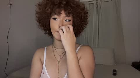 Snapshot of curls_emma chatting on 01-20-25, 12:25 Emma online show from 01-20-25, 12:25