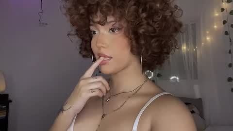 Snapshot of curls_emma chatting on 01-28-25, 04:50 Emma online show from 01-28-25, 04:50