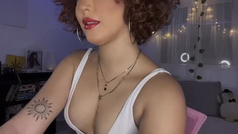 Snapshot of curls_emma chatting on 01-31-25, 11:45 Emma online show from 01-31-25, 11:45