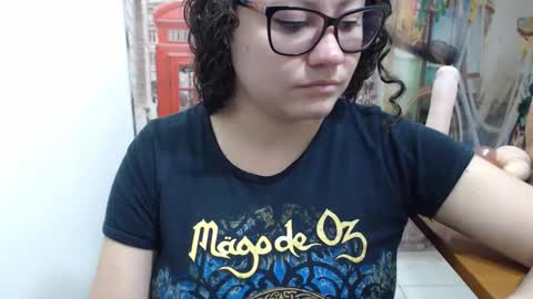 Snapshot of curly_greeneyed chatting on 10-17-25, 04:20 Vannesa online show from 10-17-25, 04:20