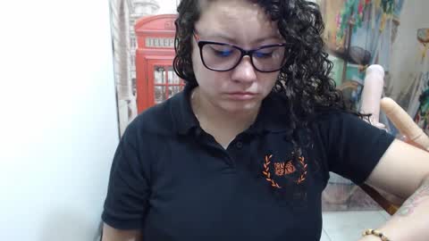 Snapshot of curly_greeneyed chatting on 10-22-25, 06:51 Vannesa online show from 10-22-25, 06:51