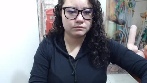 Snapshot of curly_greeneyed chatting on 10-27-25, 06:56 Vannesa online show from 10-27-25, 06:56