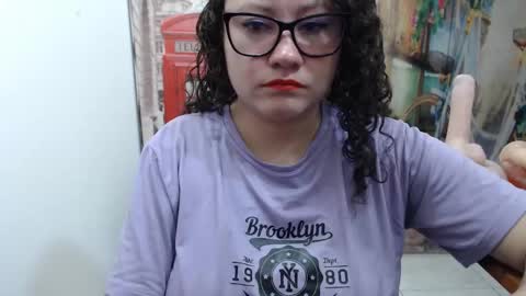 Snapshot of curly_greeneyed chatting on 10-28-25, 06:32 Vannesa online show from 10-28-25, 06:32