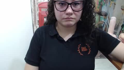 Snapshot of curly_greeneyed chatting on 10-29-25, 07:15 Vannesa online show from 10-29-25, 07:15