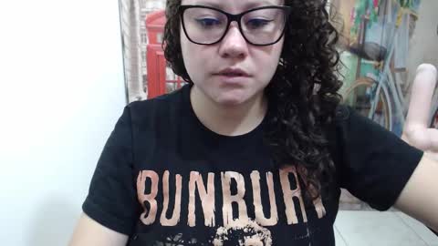 Snapshot of curly_greeneyed chatting on 11-10-25, 07:57 Vannesa online show from 11-10-25, 07:57