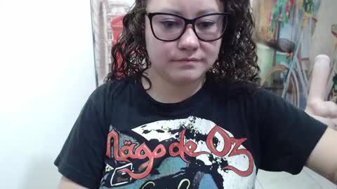 Snapshot of curly_greeneyed chatting on 11-20-25, 07:24 Vannesa online show from 11-20-25, 07:24