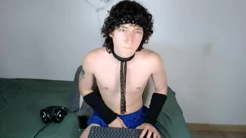 Snapshot of curlyytwink chatting on 03-01-26, 03:41 Noah online show from 03-01-26, 03:41