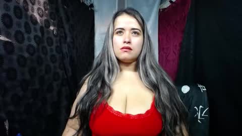 Snapshot of curvy_emma0 chatting on 10-07-25, 10:07 Emma online show from 10-07-25, 10:07