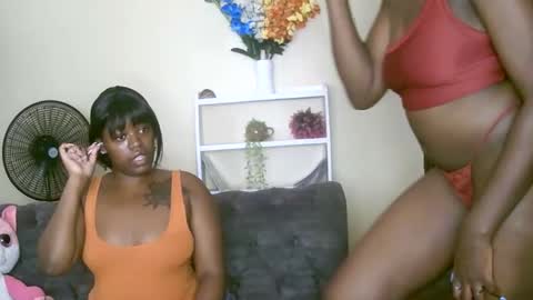Snapshot of curvyebony1 chatting on 01-09-25, 12:41 curtis online show from 01-09-25, 12:41