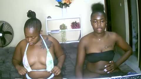 Snapshot of curvyebony1 chatting on 01-18-25, 02:03 curtis online show from 01-18-25, 02:03