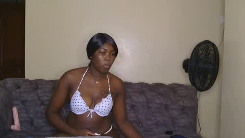 Snapshot of curvyebony1 chatting on 01-25-25, 02:47 curtis online show from 01-25-25, 02:47