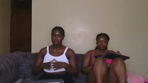 Snapshot of curvyebony1 chatting on 02-05-25, 05:20 curtis online show from 02-05-25, 05:20