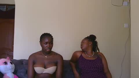 Snapshot of curvyebony1 chatting on 02-06-25, 08:50 curtis online show from 02-06-25, 08:50