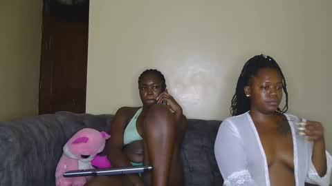 Snapshot of curvyebony1 chatting on 02-10-25, 03:42 curtis online show from 02-10-25, 03:42