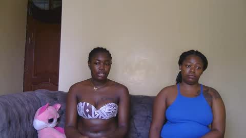 Snapshot of curvyebony1 chatting on 02-13-25, 05:58 curtis online show from 02-13-25, 05:58