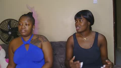 Snapshot of curvyebony1 chatting on 02-26-25, 02:26 curtis online show from 02-26-25, 02:26