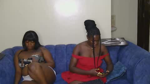 Snapshot of curvyebony1 chatting on 03-11-25, 03:45 curtis online show from 03-11-25, 03:45