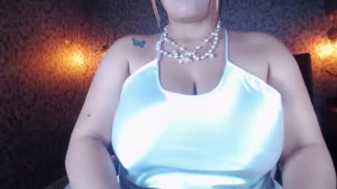 Snapshot of curvyjulieth chatting on 02-20-26, 07:21 Julieth online show from 02-20-26, 07:21