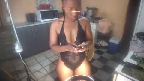 Snapshot of curvypear76x chatting on 10-25-25, 11:07 curvypear76x online show from 10-25-25, 11:07