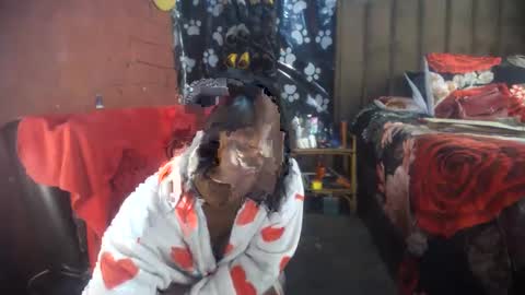 Snapshot of curvypear76x chatting on 11-17-25, 10:10 curvypear76x online show from 11-17-25, 10:10