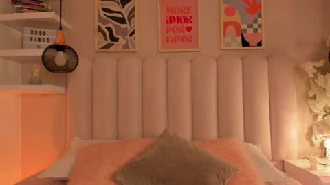 Amber  online show from 12-14-25, 12:10