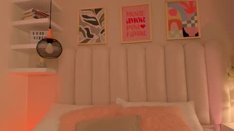 Amber  online show from 01-18-26, 12:20