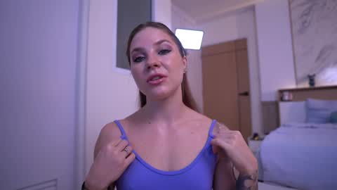 Foxy online show from 12-14-25, 01:00