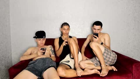 Snapshot of cute_boys18 chatting on 02-17-25, 05:43 ARTURO-18 MATIAS-18 NIKOLAY-19 HADES-18 GABO-19 online show from 02-17-25, 05:43