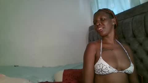 Snapshot of cute_daniellah chatting on 01-28-25, 10:23 Danillah online show from 01-28-25, 10:23