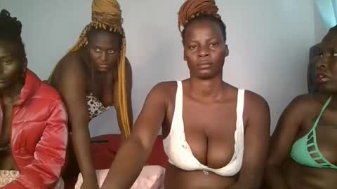 Snapshot of cute_daniellah chatting on 01-29-25, 08:08 Danillah online show from 01-29-25, 08:08