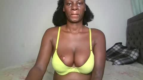 Snapshot of cute_daniellah chatting on 02-17-25, 01:15 Danillah online show from 02-17-25, 01:15